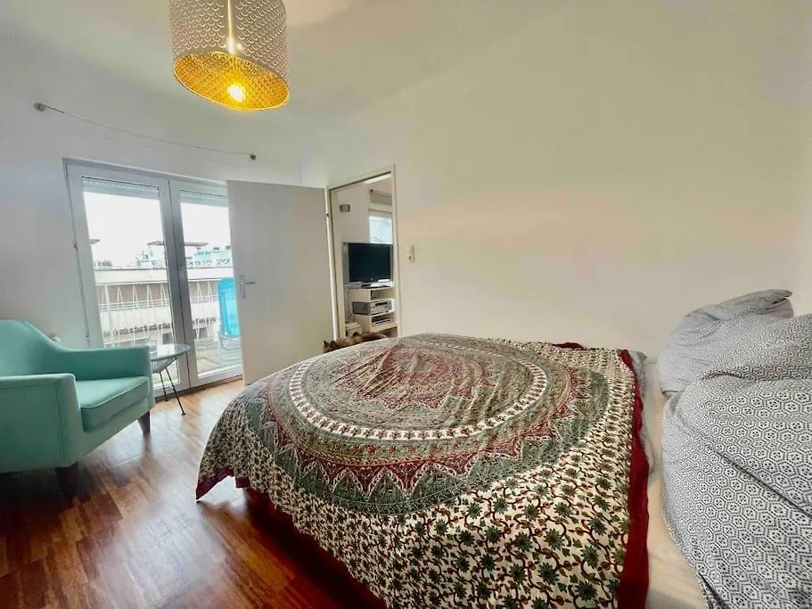 Cosy flat with huge Terrasse! Long or Shortterm Apartment Vienna