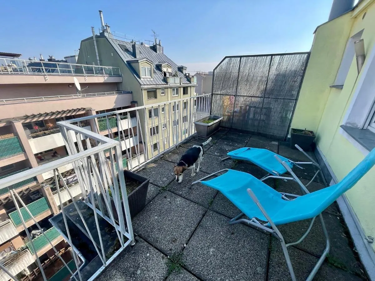 Cosy flat with huge Terrasse! Long or Shortterm Apartment Vienna Austria