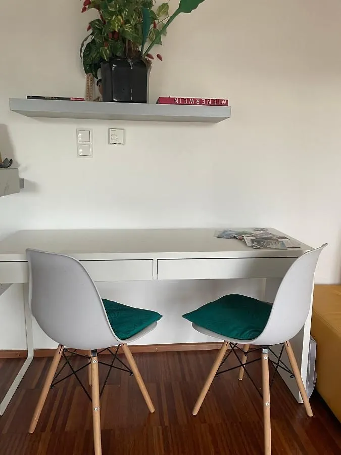 Cosy flat with huge Terrasse! Long or Shortterm Apartment Vienna